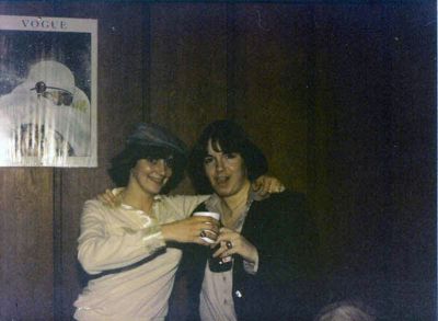 Idol and DeP toasting each other
